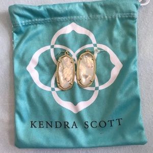 Kendra Scott Elle Earrings in ivory pearl & gold